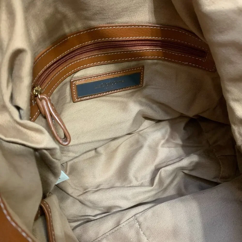 Elegant Brown Leather Hobo Bag - Picture 13 of 17